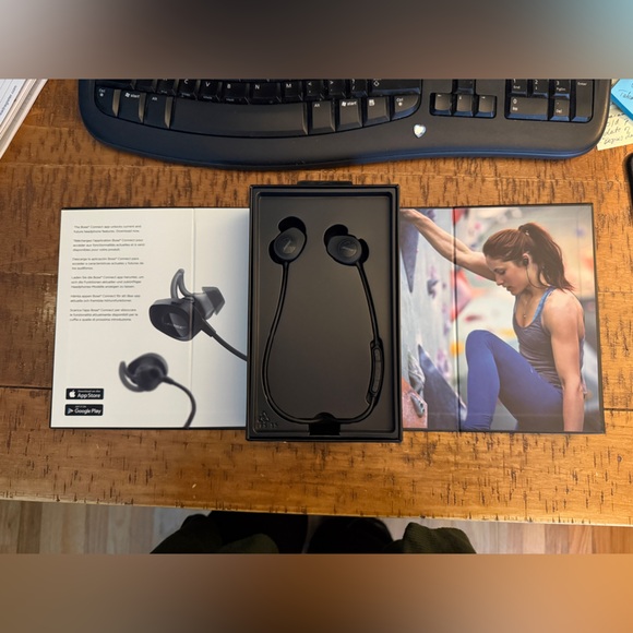 Bose soundsport wireless headphone - Picture 1 of 4